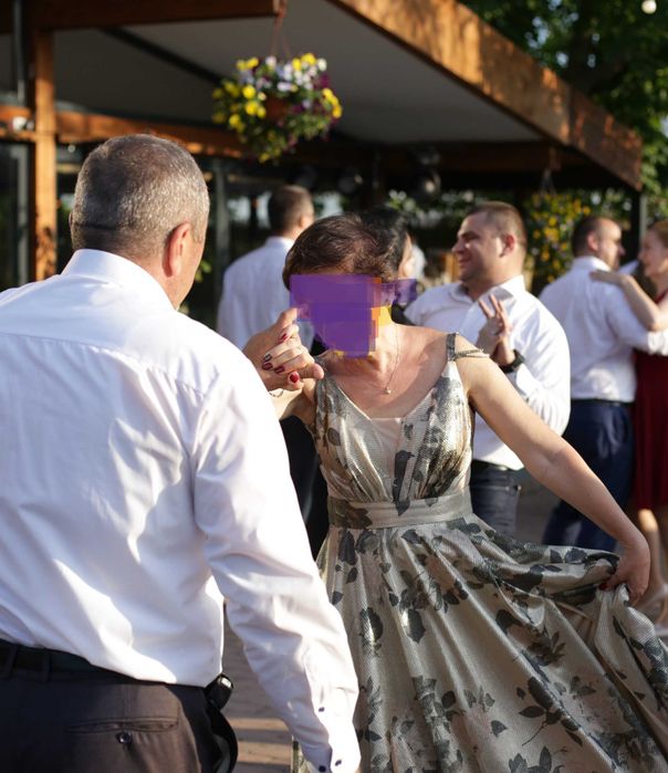 Vand rochie de ocazie/de nasa/soacra mare