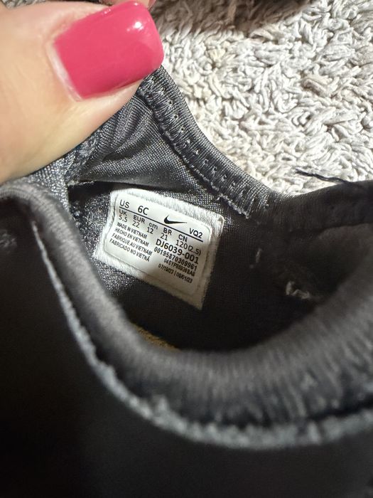 Adidasi nike marimea 22