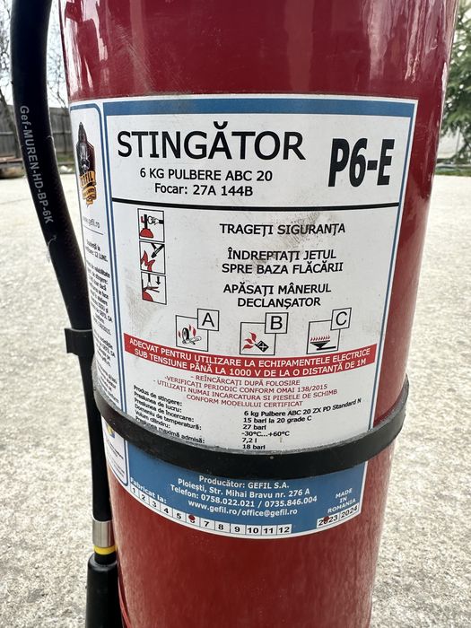 Vand 2 stingatoare G2 si 1 stingator P6
