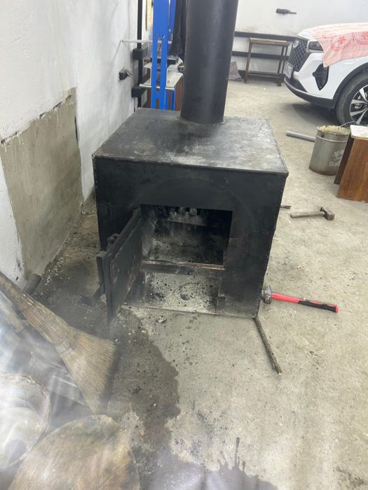 Продоется печь для гаража, сто и тд.