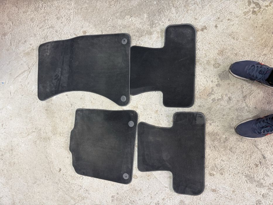 Продавам оригинални стелки за audi q5!