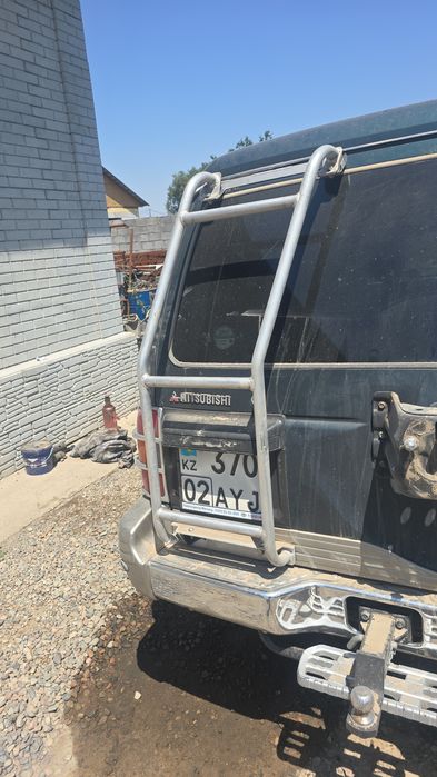 По запчастям продоется поджеро2