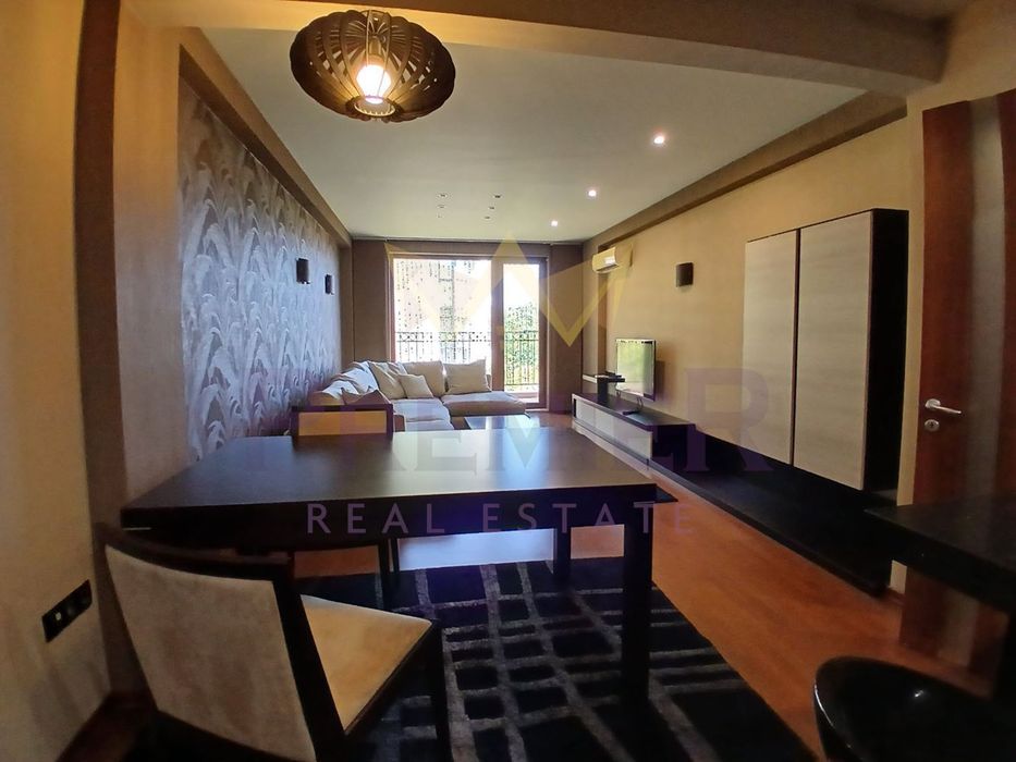 Дава се под наем Двустаен апартамент в Варна, Център - 80 кв.м за 714 € - Снимка #3