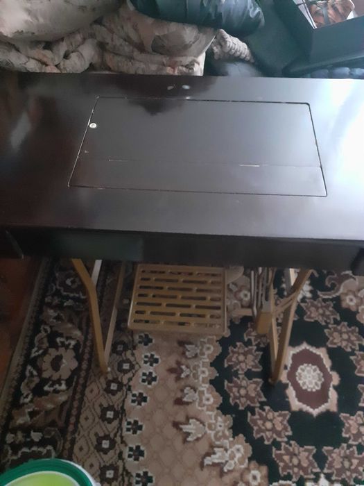 vand masina de cusut ILEANA, UMC Cugir cu masă originală, funcțională,stare bună