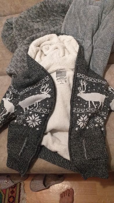 Продаю толстовку хорошую качественную