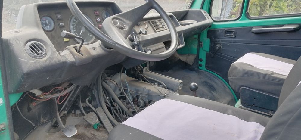 Мерцедес 207 на части