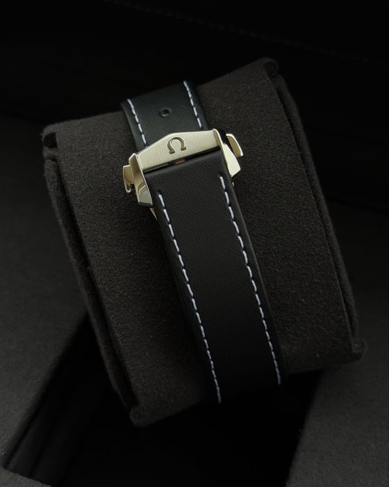 Omega Speedmaster Moonwatch Professional