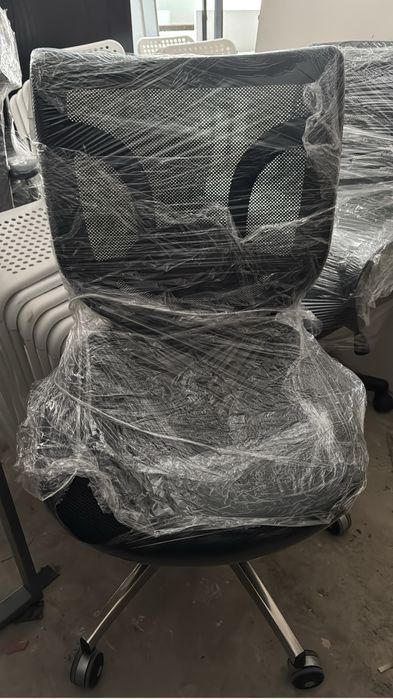 Продам парты со стульями