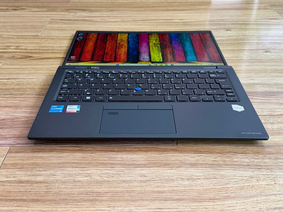 13.3 Toshiba DynaBook X30L`Core i5-1240P/16GB LPDDR5/512GB SSD/900 Грама/Батерия 14 часа/Magnesiun