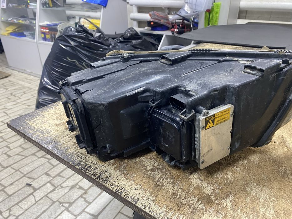 Продам фары ауди а 8д 3кузов 2004 год