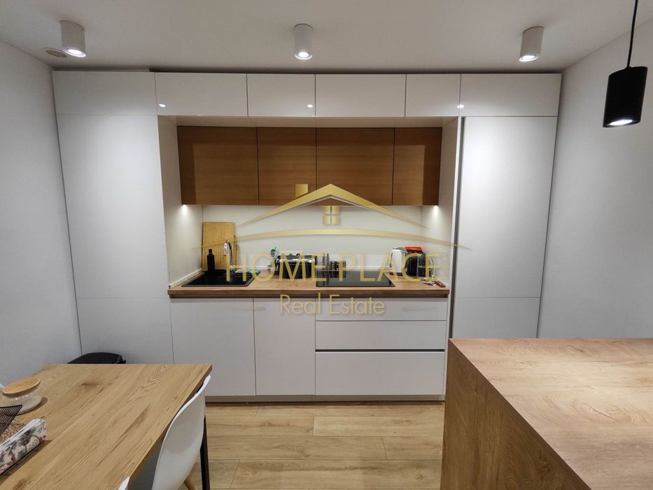 Продава се Тристаен апартамент в Варна, Център - 120 кв.м за 2334 €/кв.м - Снимка #3