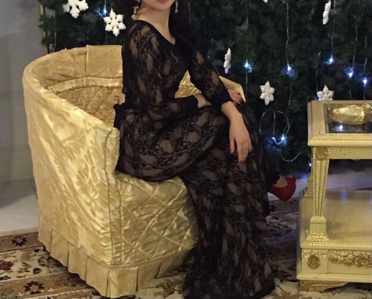 Вечернее черное гипюровое платье