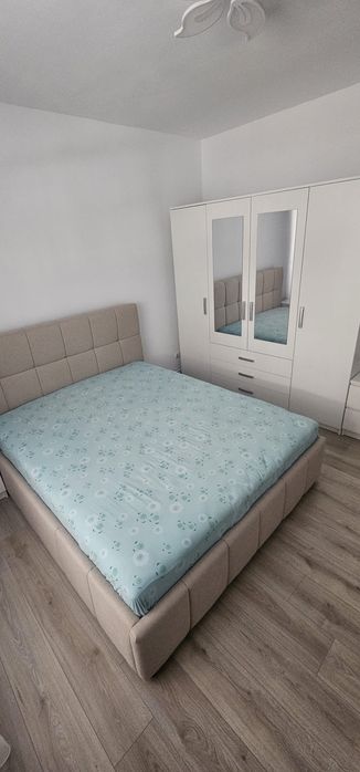 Închiriez apartament Nou la Casă (parter)600€  telefon 0723380602
