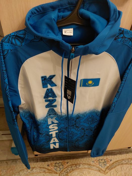 Споптивный костюм