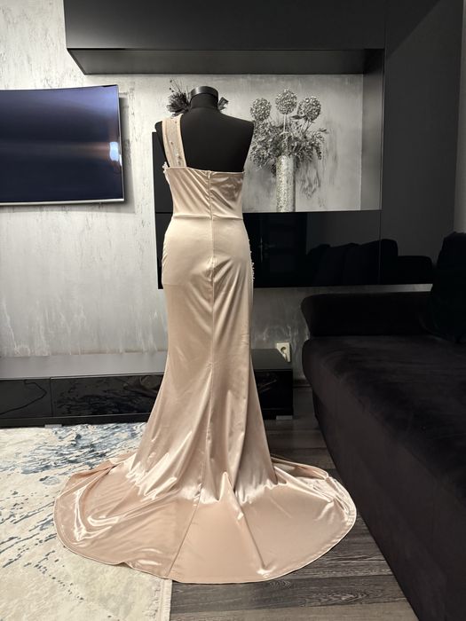 Rochie noua ,superba .