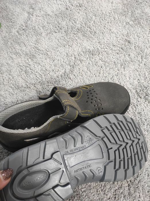 Pantofi de protectie de vanzare