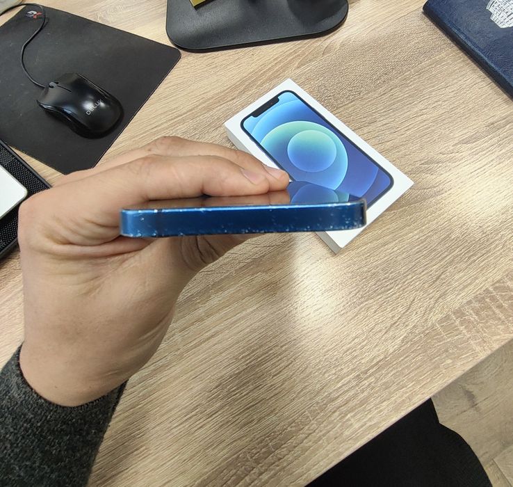 Продам Iphone 12/Айфон 12