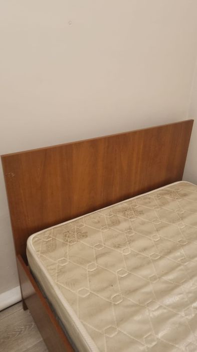 Кровать в хорошем состоянии