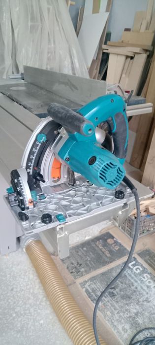 Makita  погружная пила