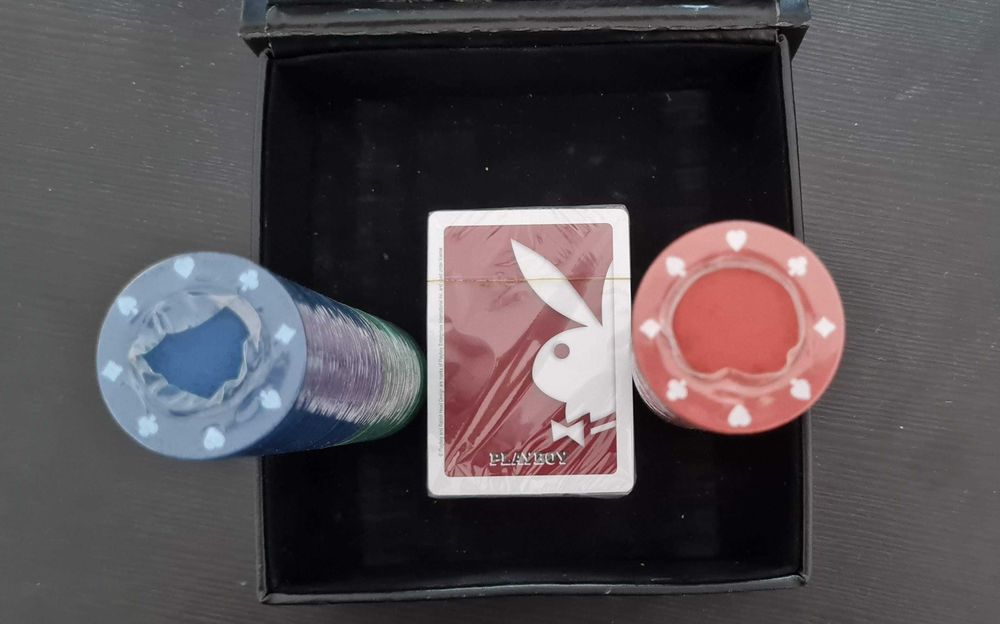 Комплект за покер с марка Playboy