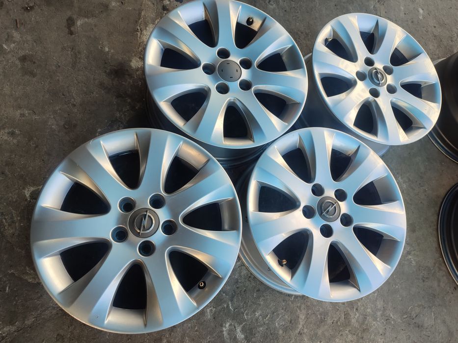 16" оригинални алуминиеви джанти за Opel.