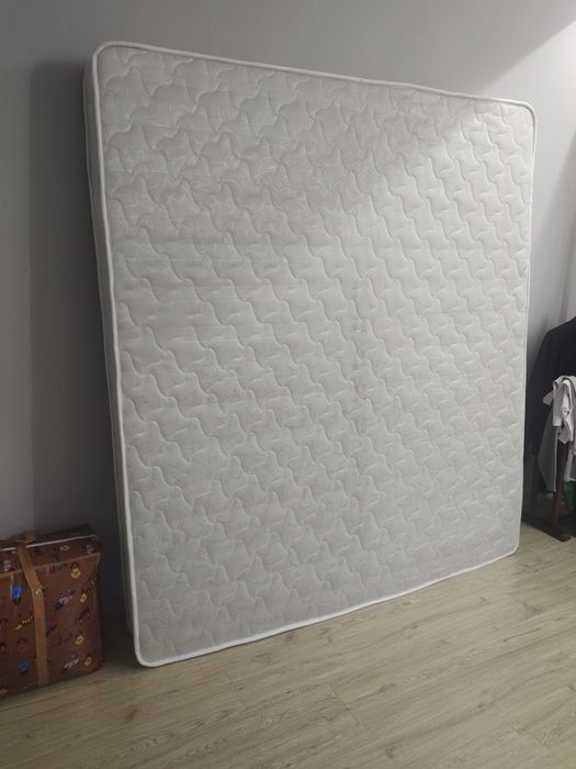 Продам матрас 180×200