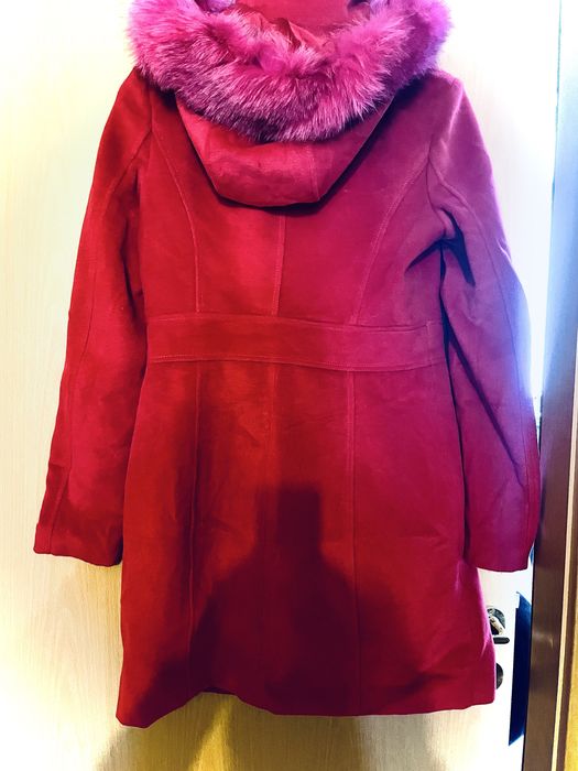 Дамско  цикламено палто  с естествен косъм от лисица на качулката