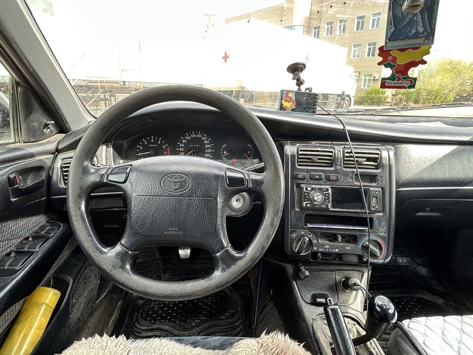 Тойота карина е сатылады,сел и поехал