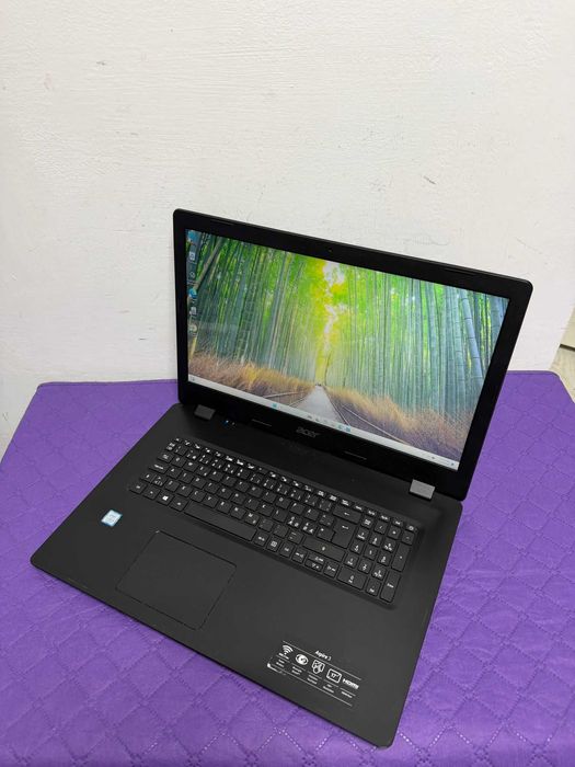 Laptop cu ecran mare Acer Aspire 3 Model 2025 - Quad Core-Ecran 17.3 Inch-RAM 8Gb DDR4 -SSD 256 Gb