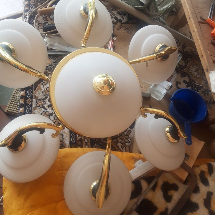 Люстра шестирожковая!