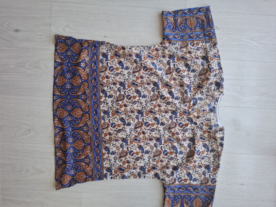 Продаётся женская блузкая, японский шёлк,  очень нежная, для летаа