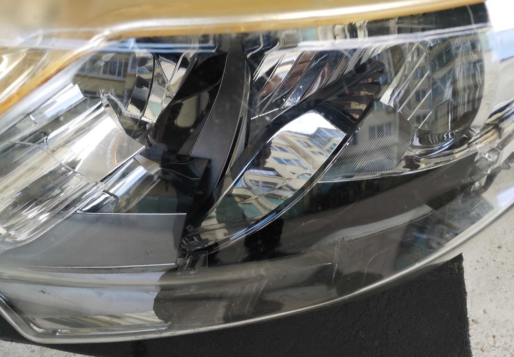 Оригинален фар Mitsubishi L200