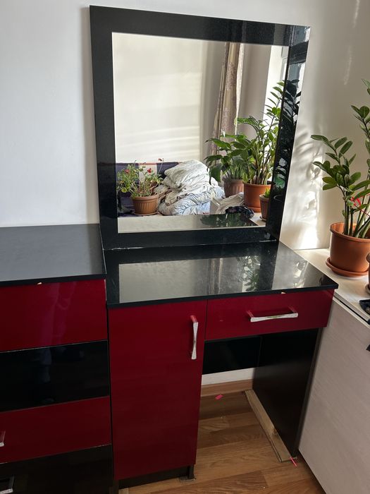 Продам спальный гарнитур