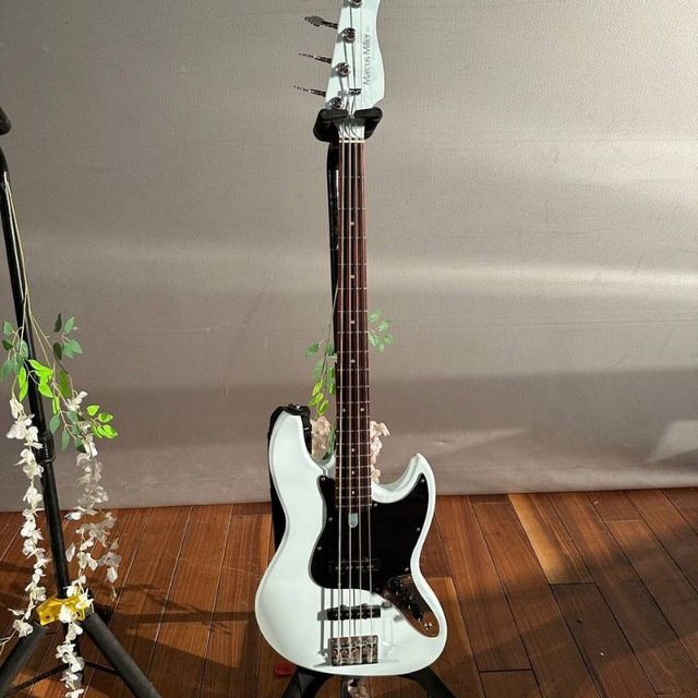 Бас-гитара Marcus Miller v3