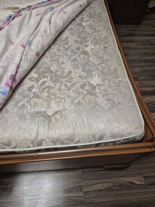 Кровать двуспальная