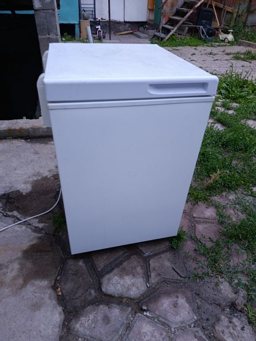 Продам морозильник Бирюса