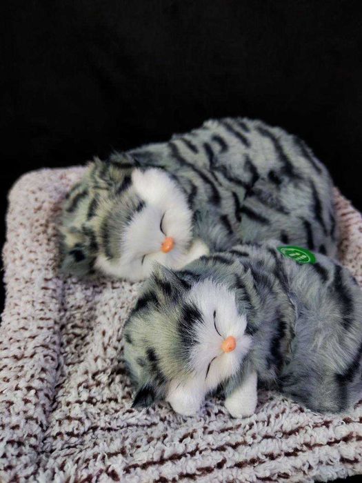 Аксессуары для авто Спящий Котик на Подушке