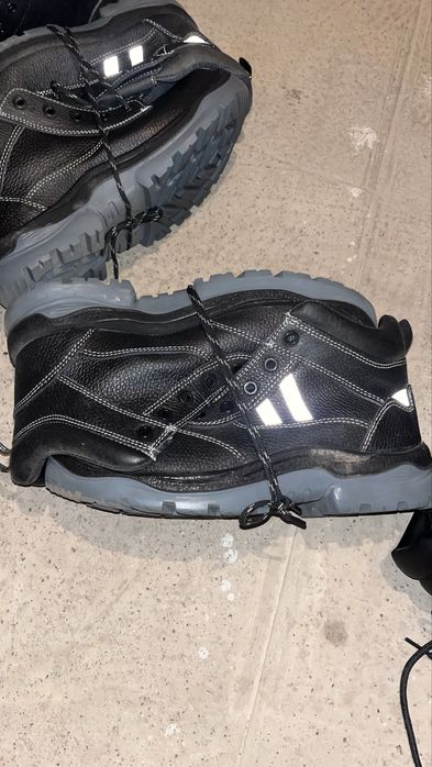 Продается ботинки рабочие (берцы)