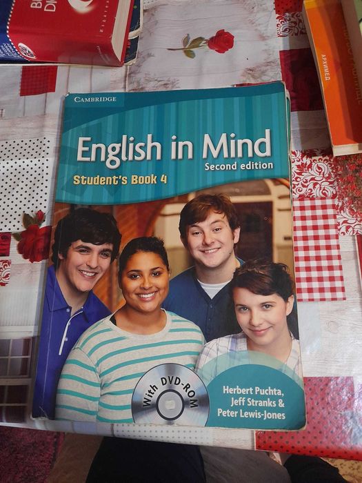 Учебник и учебна тетратка по Англиски език