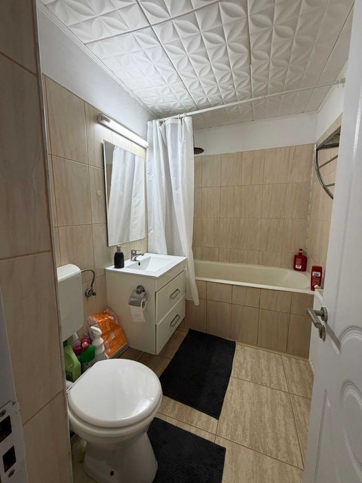 Apartament 3 camere de închiriat