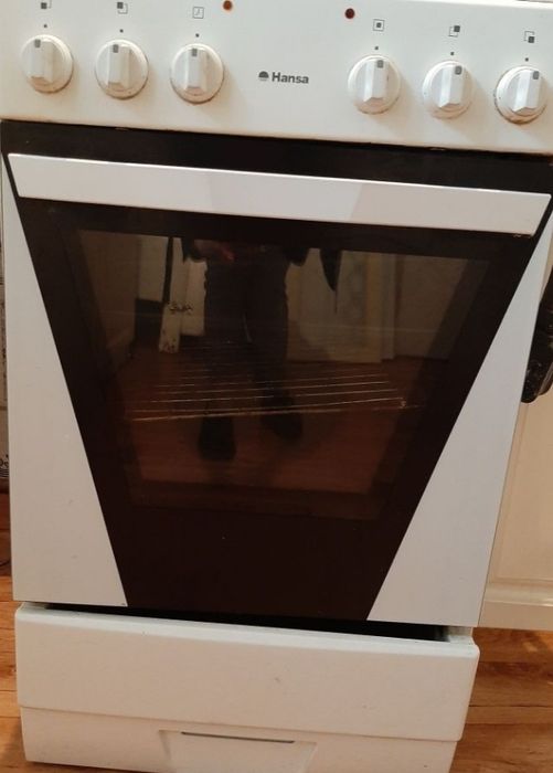 Срочно продам электро. плиту Hansa