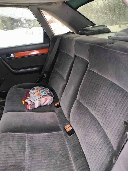 Продам Ауди 100 механика