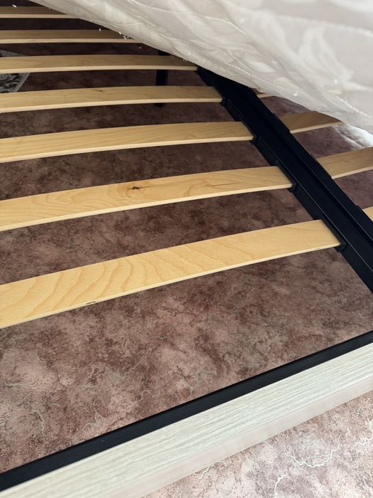 Продам 2-х спальнюю кровать