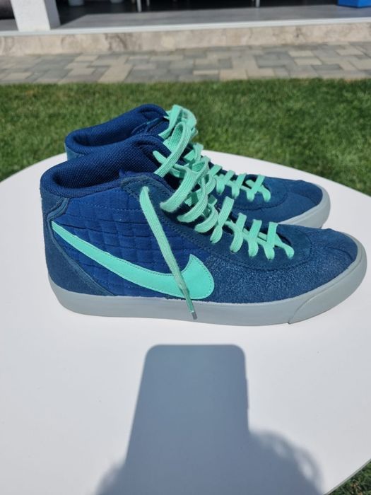 Vând sneakers Nike
