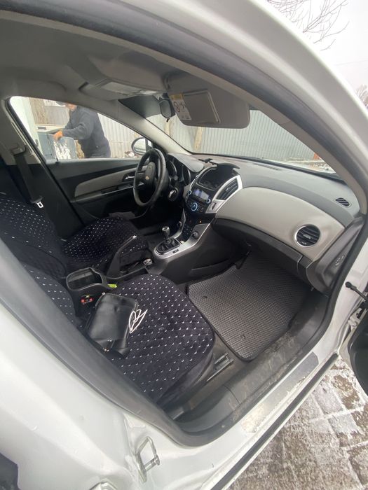 Продам Chevrolet Cruze