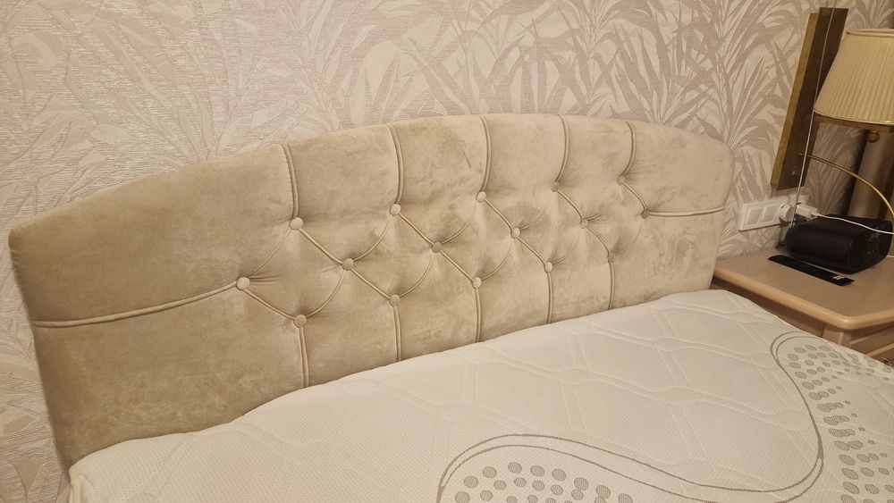 Тапицирана спалня TED