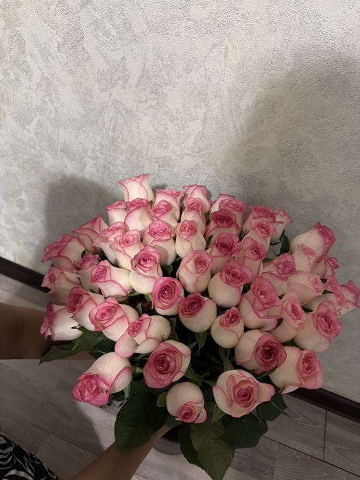 Розовые розы 51 штук