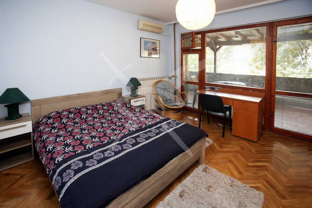 Дава се под наем Тристаен апартамент в София, Център - 140 кв.м за 1475.94 € - Снимка #9