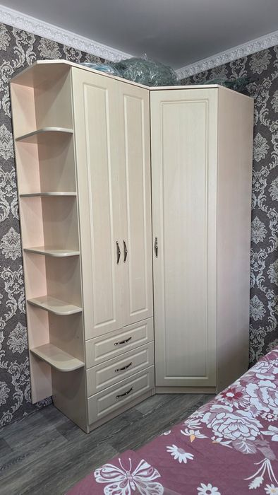 Продам шкаф плательный