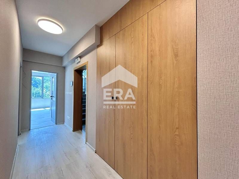 Дава се под наем Офис в София, Център - 171 кв.м за 2565 € - Снимка #2